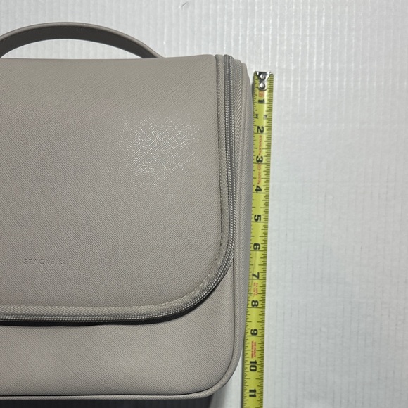 Stackers toiletry tan bag w multiple zippers compartments removable makeup bag - Picture 3 of 13